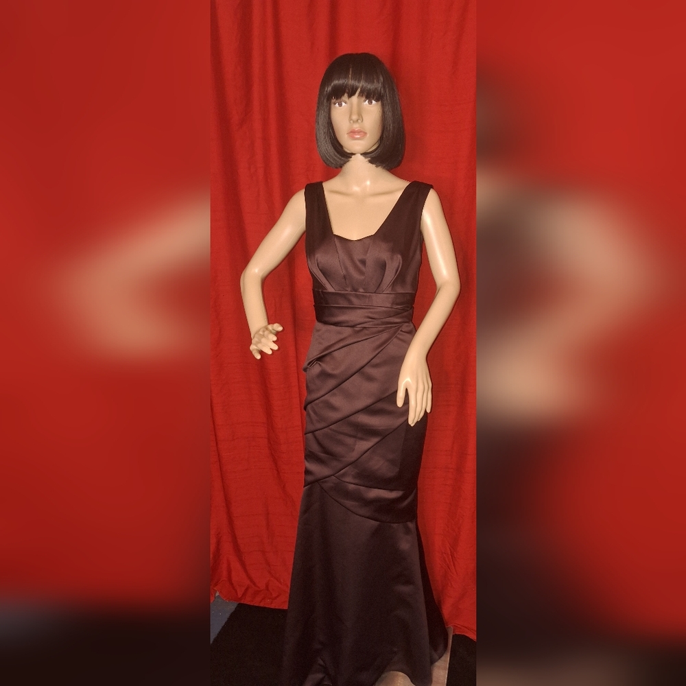 DAVID'S BRIDAL/ DARK PURPLE/ SIZE 2 / SLEEVELESS MAXI EVENING GOWN